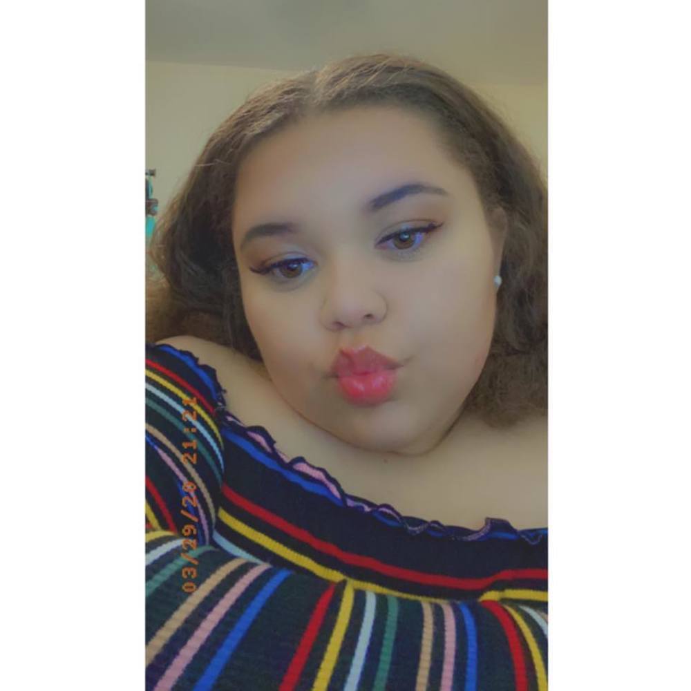 Meet your Posher, Dominique